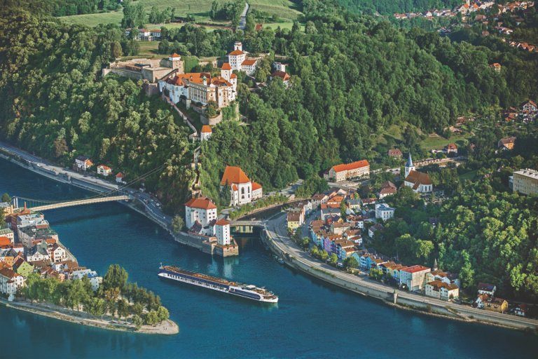 Read more about the article 10 Reasons Why Ocean Cruisers Will Love River Cruising