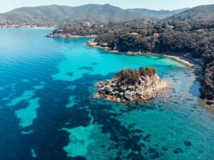 Read more about the article 5 Islands In Italy That Are Hidden Gems