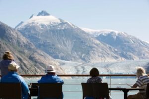 Read more about the article Cruise to the Flowing Ice: Alaska Glacier Tours by Sea, Land & Air